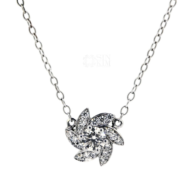 Diamond necklace with wreath-like floral halo