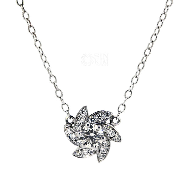 Diamond necklace with wreath-like floral halo 