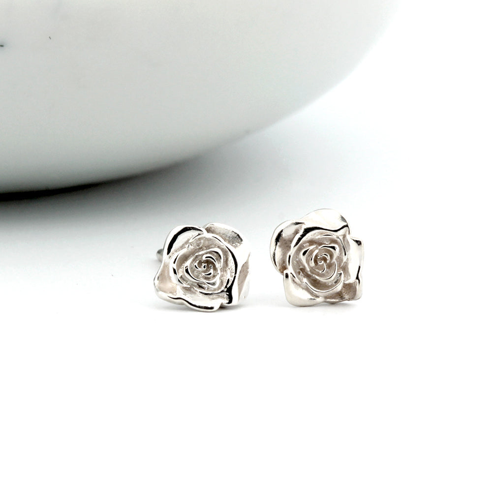 SILVER925 ROSE STUD EARRINGS /シルバー/ピアス Leaf and Berry Holly Studs Everyday Gold Earrings – Sin Kim